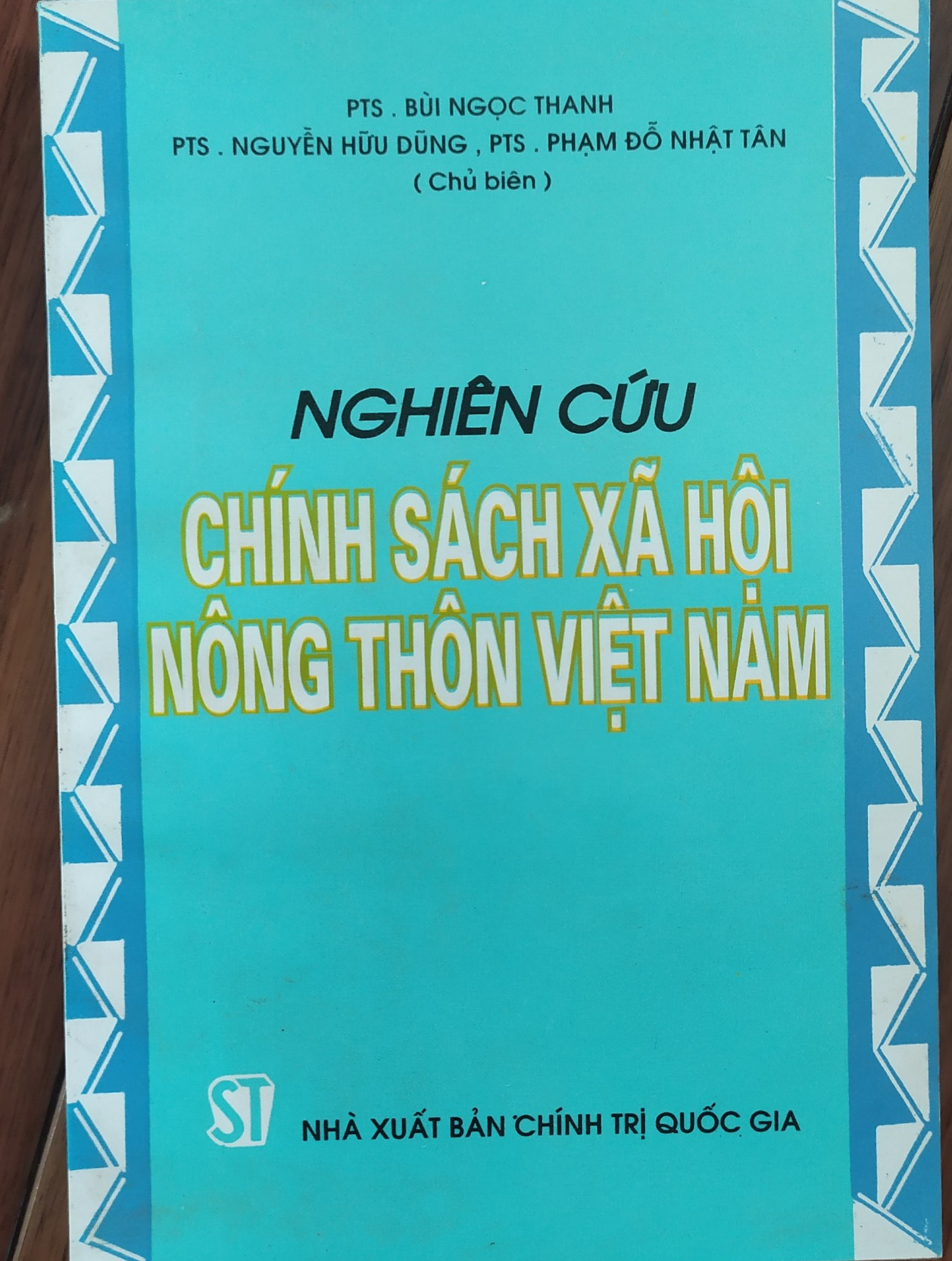 Nghiên cứu chính sách xã hội nông thôn Việt Nam